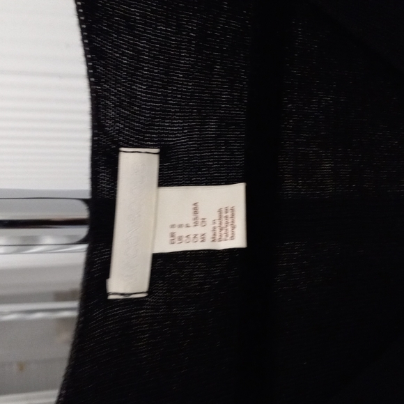 Black long sleeve sweater - Picture 2 of 2